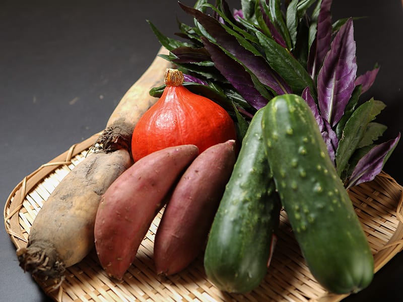 地元の加賀野菜を使った天ぷらなど